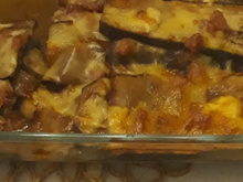Lasanha de berinjela com linguiça defumada