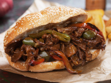 Pão com carne moída, bife e até carne de sol: 9 receitas para uma refeição versátil e saborosa