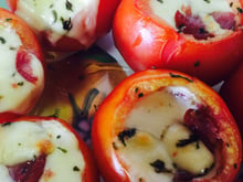 Tomate recheado com linguiça Blumenau