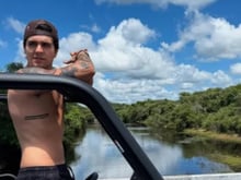 Aos 35 anos, Luan Santana transforma fazenda de 15 milhões, no Pantanal, em refúgio longe da vida na cidade, onde investe na criação de gado e realiza um antigo sonho em sua terra natal