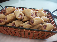 Beliscão de goiabada ( goiabinha )