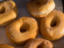 Já fiz várias vezes e fica uma delícia com cafezinho: rosquinha frita do TudoGostoso igual à da vovó