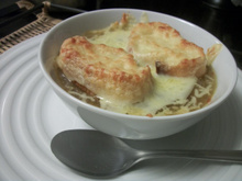 Sopa de cebola gratinada