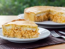 Empadão de frango cremoso