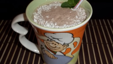 Bebida de chocolate com leite de coco
