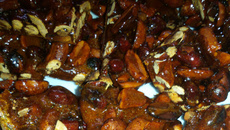 Pé de moleque com mel