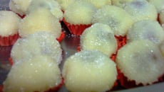 Docinho de uva com brigadeiro branco