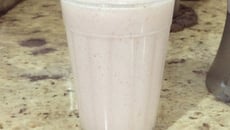 Batida de morango (tipo milk shake)