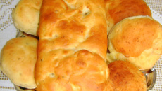 Pãozinho branco com parmesão