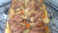 Coxa e sobrecoxa com bacon