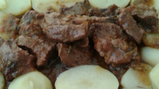 Carne de panela com molho especial