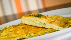 Omelete caprese