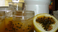 Caipirinha de maracujá com saquê