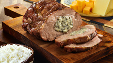 Copa lombo Frimesa recheada com fondue de queijo