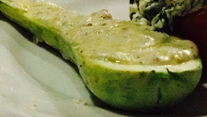 Abobrinha recheada com gorgonzonla