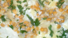 Ninho de macarrão cabelo de anjo com frango