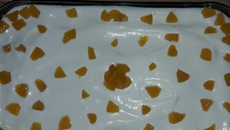 Pavê de creme com pêssego