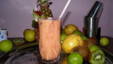 Coquetel de frutas sem álcool