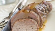 Lombo com molho de mostarda e mel