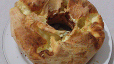 Bolo de pão de queijo com requeijão