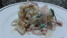 Couve-flor recheada com queijo minas ao molho branco