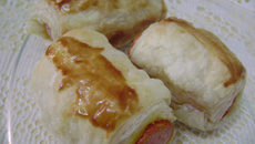 Salsicha com massa folhada