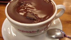 Chocolate quente sem leite ou leite condensado