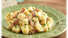 Nhoque de batata ao molho de sardinha