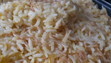 Arroz com aletria ( macarrão cabelo de anjo)