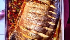 Peixe assado com recheio