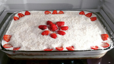 Torta gelada de abacaxi com chocolate (5 camadas)