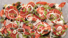 Filé de tilápia assado com legumes