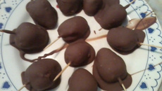 Bombom de morango com chocolate