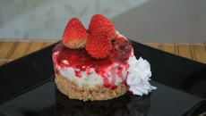 Cheesecake com Coulis de Morango