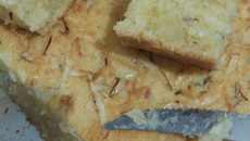 Bolo de mandioca (Aline Maciel)