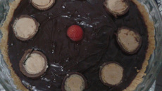 Pavê torta de chocalate com biscoito triturado