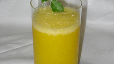 Suco de Manga com Manjericão