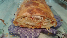 Rocambole de massa de pastel