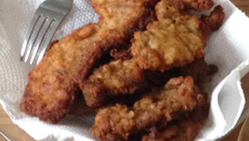 Bife à milanesa rápido e crocante