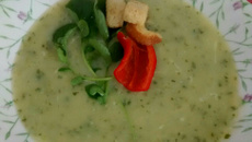 Sopa de agrião com batata