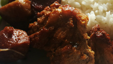 Costela de porco com linguiça calabresa defumada