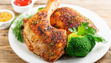 Sobrecoxa de frango assada