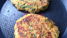 Hambúrguer de grão de bico e arroz integral