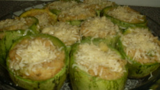 Abobrinhas recheadas com queijo