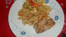 Salada de macarrão parafuso