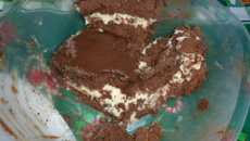 Bolo de chocolate com recheio de coco