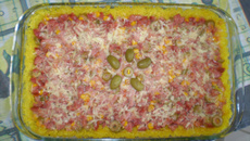 Torta de arroz com recheio de calabresa
