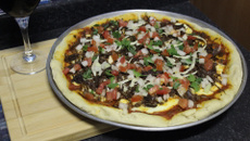 Pizza de costela com catupiry (massa caseira)
