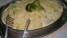 Macarrão com brócolis e mussarela