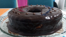 Bolo de cenoura com cobertura de brigadeiro